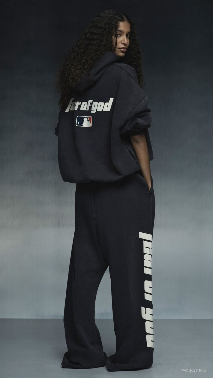 Essentials Hoodie Canada: Casual Streetwear Made Modern