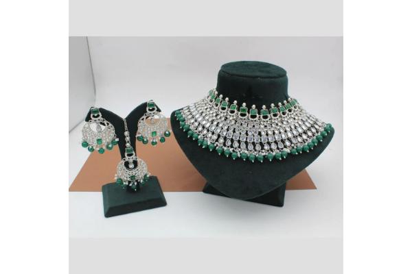 Sterling Silver Jewelry: Style, Quality and Care Guide